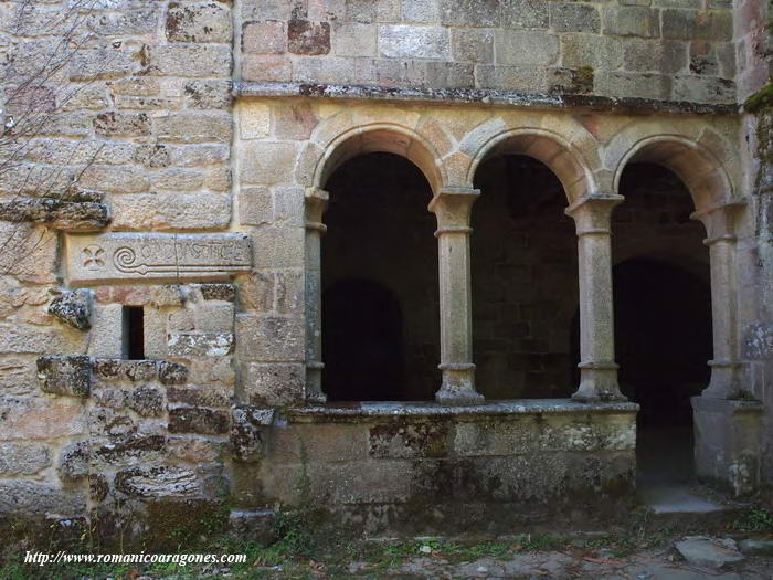 CLAUSTRO RENACENTISTA.  PANDA ESTE. LAUDA REUTILIZADA